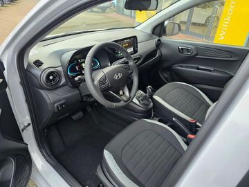 Car image 25