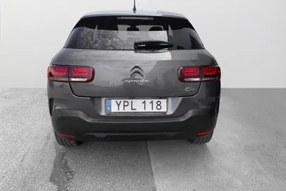 Car image 5