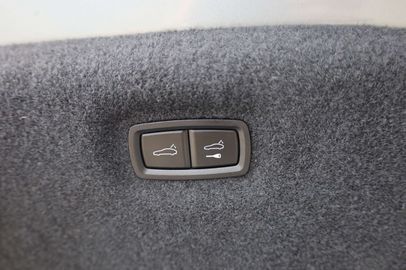 Car image 36