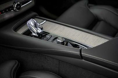 Car image 37