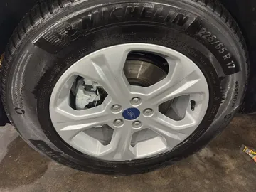 Car image 18