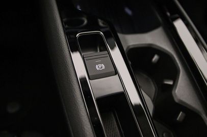 Car image 33