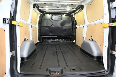 Car image 29