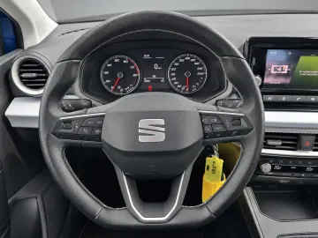 Car image 26