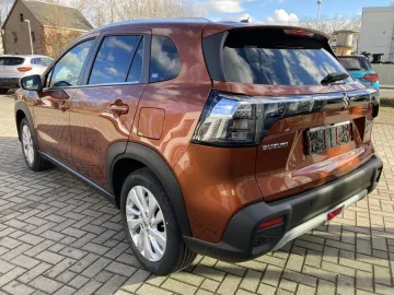 Car image 5