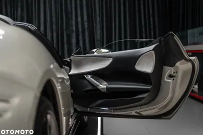 Car image 40