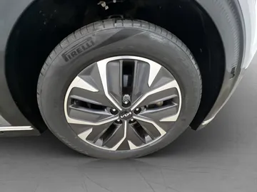 Car image 36