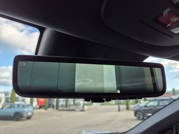 Car image 29