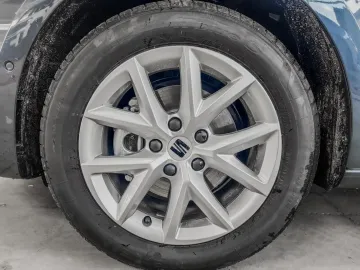 Car image 28