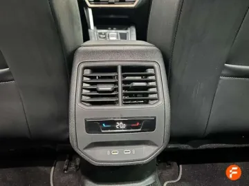 Car image 32