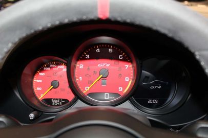 Car image 36