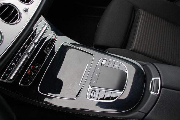 Mercedes-Benz E 220 d T 143 kW image number 30