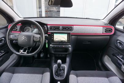 Car image 18