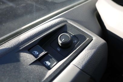 Car image 33