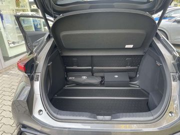 Car image 16