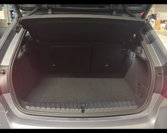 Car image 27