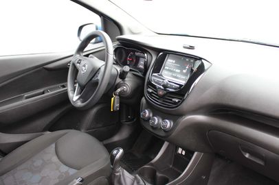 Car image 14