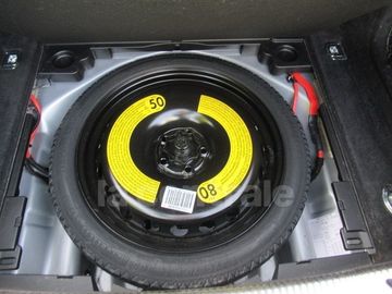 Car image 33