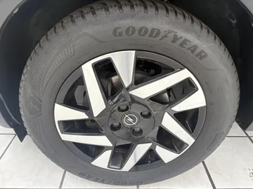 Car image 38