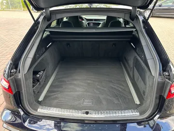 Car image 39