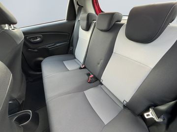 Car image 11