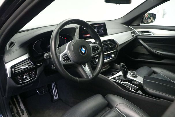 BMW 520i Touring 135 kW image number 8