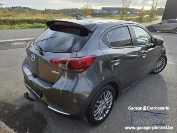 Car image 5
