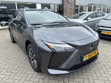 Car image 27