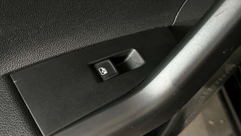 Car image 33