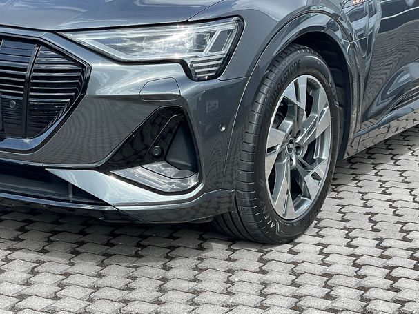 Audi e-tron 55 quattro S-line 300 kW image number 9