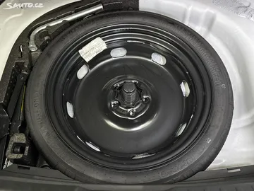 Car image 29