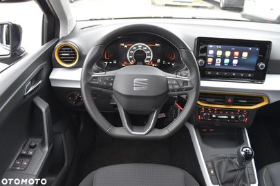 Car image 13