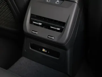 Car image 41