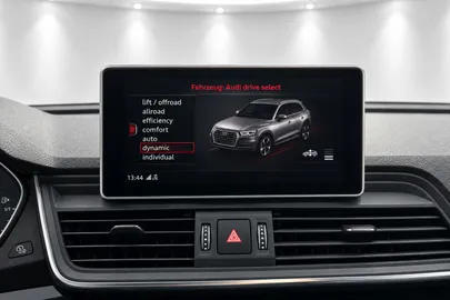 Car image 30