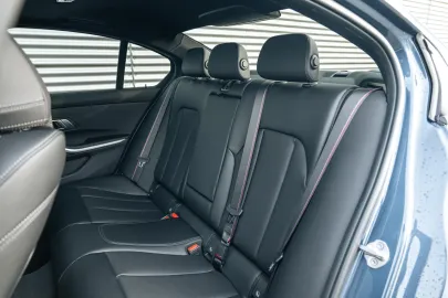 Car image 43