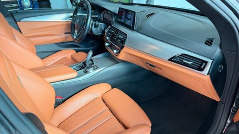 Car image 32