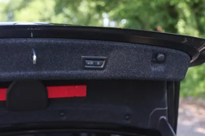 Car image 34