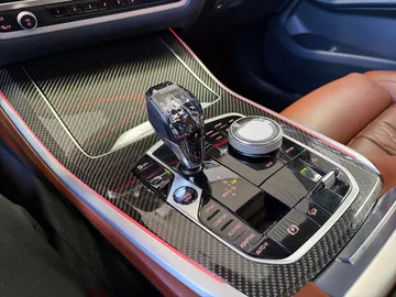 Car image 28
