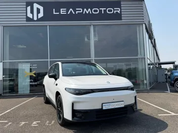 Car image 3