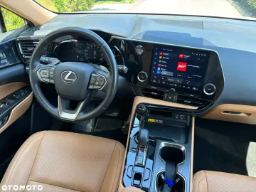 Car image 23