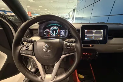 Car image 5