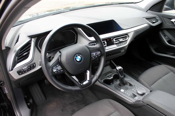 BMW 118i Advantage 103 kW image number 6