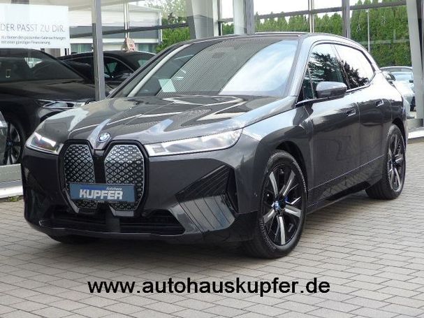 BMW iX xDrive50 385 kW image number 1