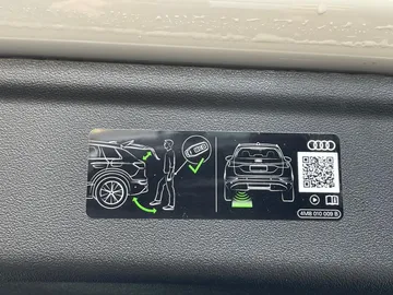 Car image 33