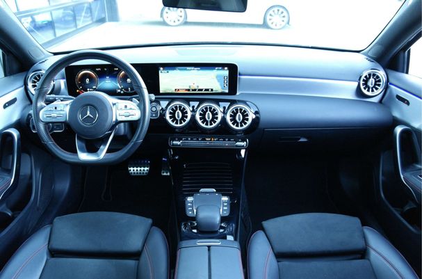 Mercedes-Benz A 180 AMG 100 kW image number 36