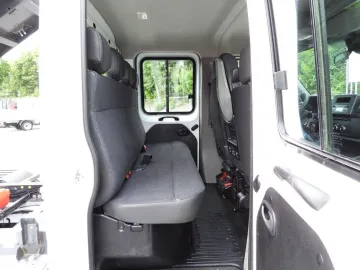 Car image 38