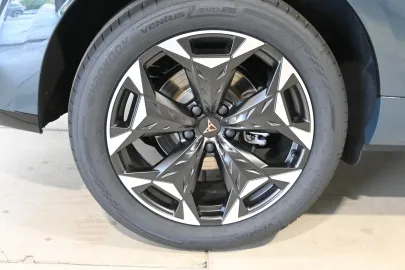 Car image 29