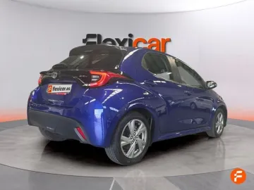 Car image 4