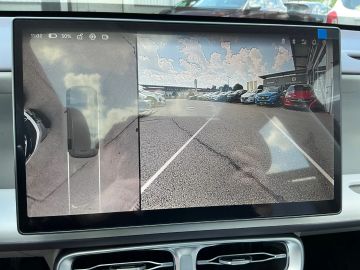Car image 26
