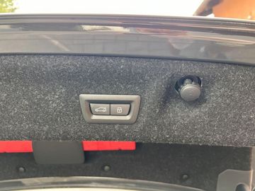 Car image 37